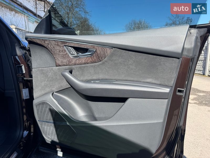 Позашляховик / Кросовер Audi Q8 2019 в Тернополі