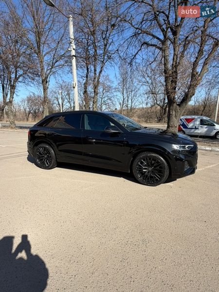 Внедорожник / Кроссовер Audi Q8 2023 в Дубно