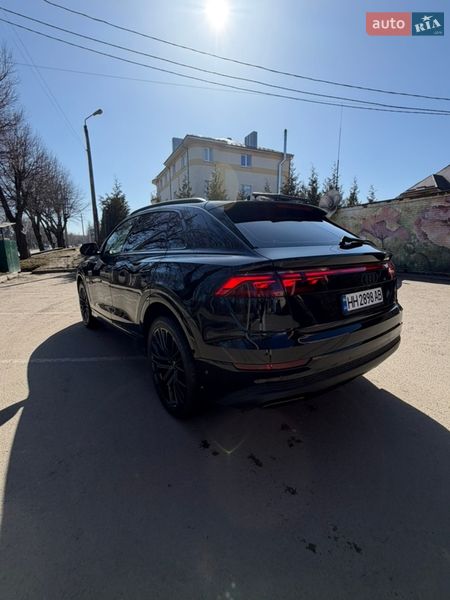 Внедорожник / Кроссовер Audi Q8 2023 в Дубно