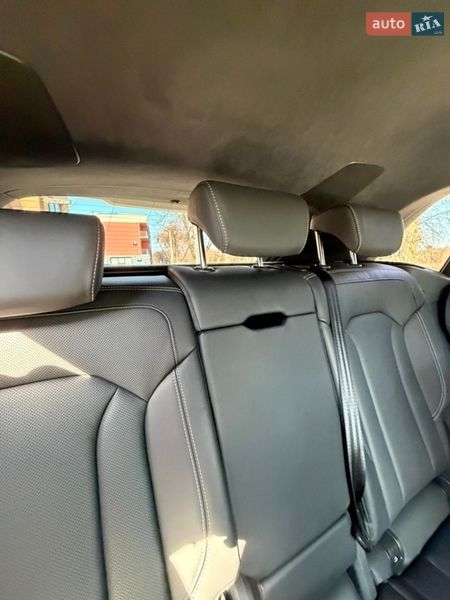 Внедорожник / Кроссовер Audi Q8 2023 в Дубно