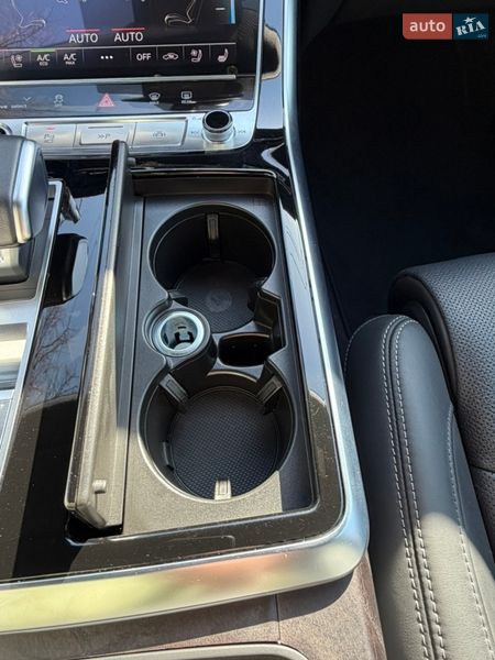 Внедорожник / Кроссовер Audi Q8 2023 в Дубно