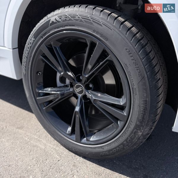 Внедорожник / Кроссовер Audi Q8 2023 в Полтаве