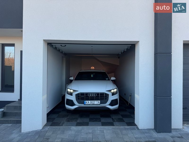 Позашляховик / Кросовер Audi Q8 2018 в Києві
