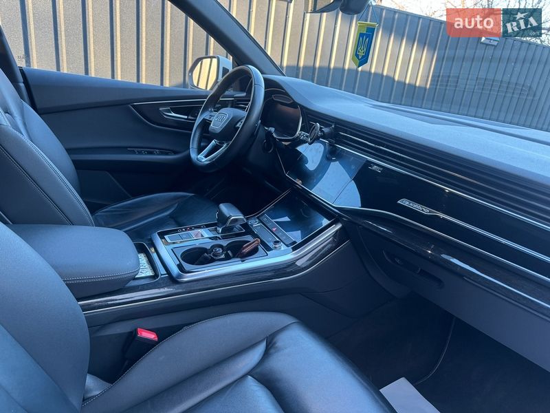 Позашляховик / Кросовер Audi Q8 2018 в Києві