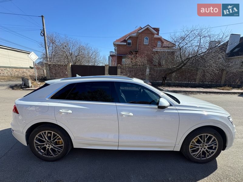 Позашляховик / Кросовер Audi Q8 2018 в Києві