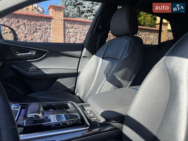 Позашляховик / Кросовер Audi Q8 2018 в Києві