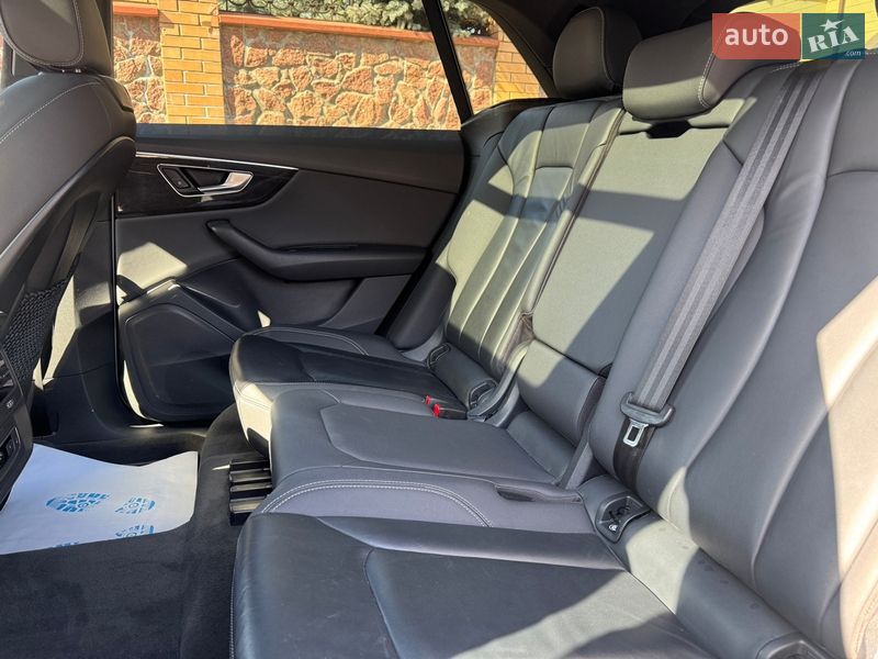 Позашляховик / Кросовер Audi Q8 2018 в Києві