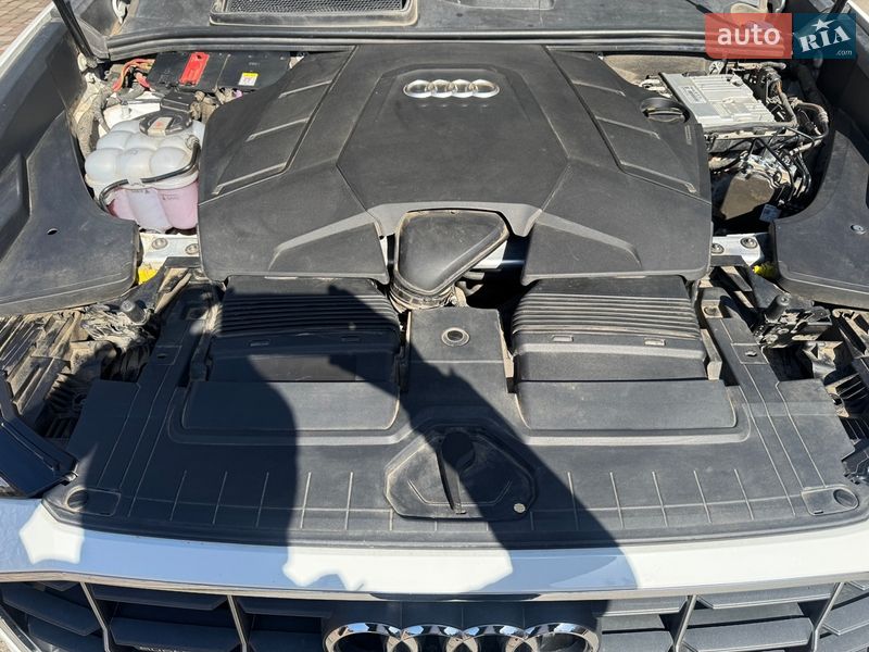 Позашляховик / Кросовер Audi Q8 2018 в Києві