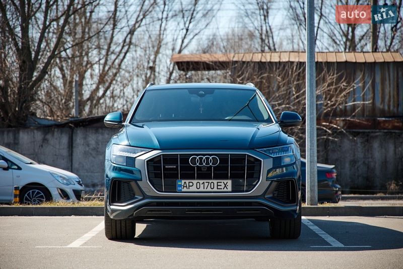 Внедорожник / Кроссовер Audi Q8 2019 в Киеве
