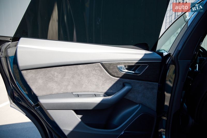 Внедорожник / Кроссовер Audi Q8 2019 в Киеве