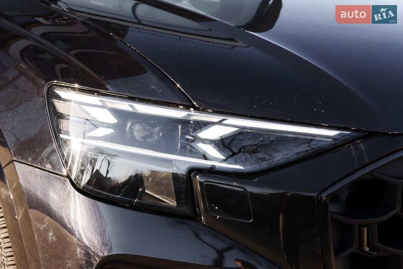 Позашляховик / Кросовер Audi Q8 2020 в Ужгороді
