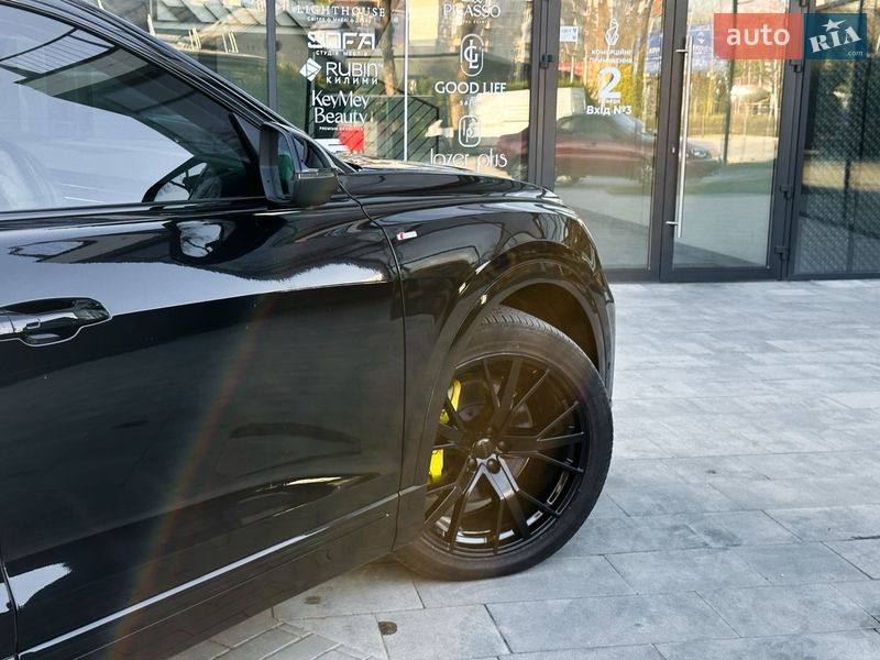 Позашляховик / Кросовер Audi Q8 2020 в Ужгороді