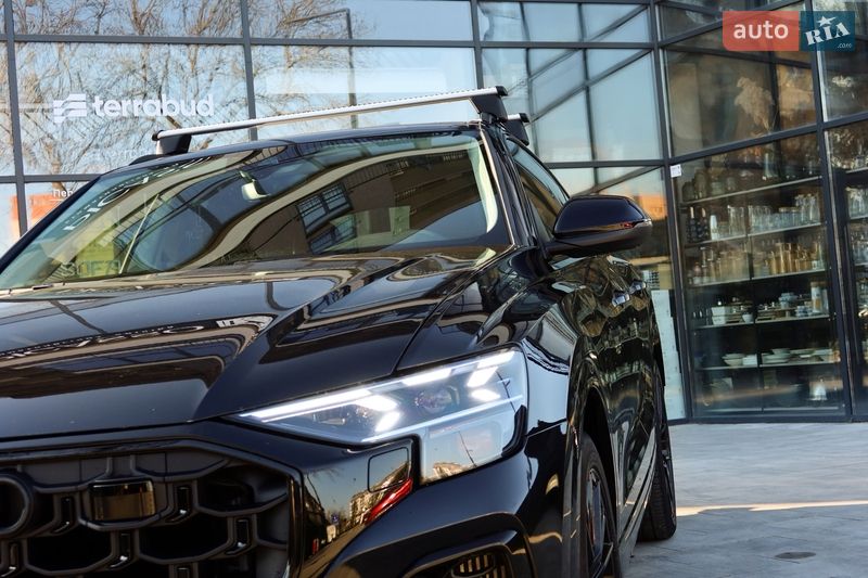 Позашляховик / Кросовер Audi Q8 2020 в Ужгороді