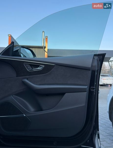 Внедорожник / Кроссовер Audi Q8 2021 в Черновцах