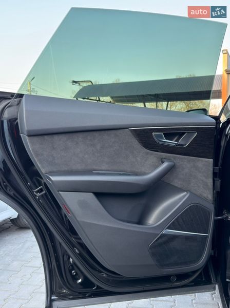 Внедорожник / Кроссовер Audi Q8 2021 в Черновцах