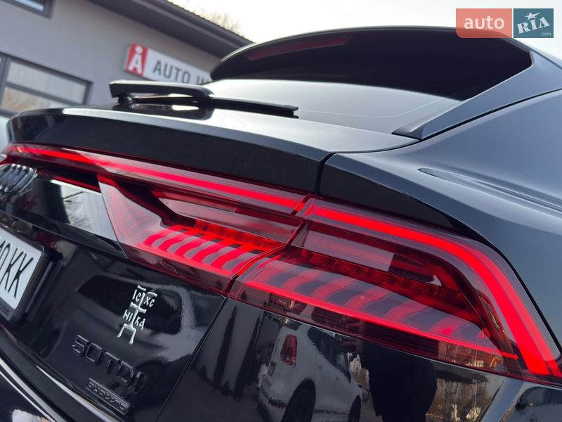 Внедорожник / Кроссовер Audi Q8 2021 в Черновцах
