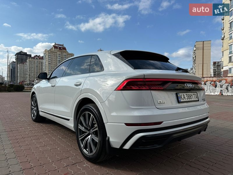 Внедорожник / Кроссовер Audi Q8 2019 в Киеве