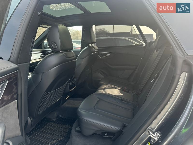 Позашляховик / Кросовер Audi Q8 2018 в Львові