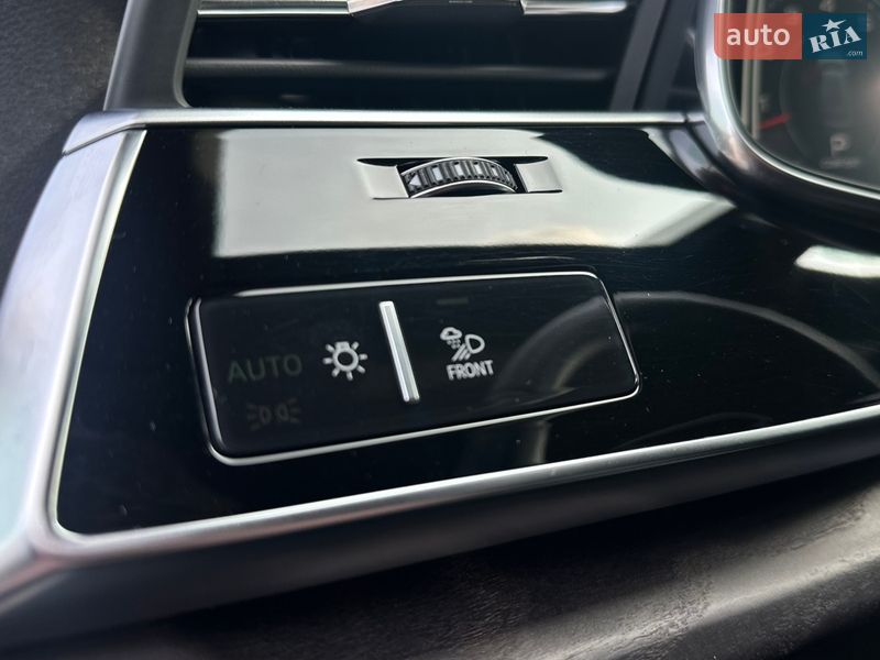 Позашляховик / Кросовер Audi Q8 2018 в Львові