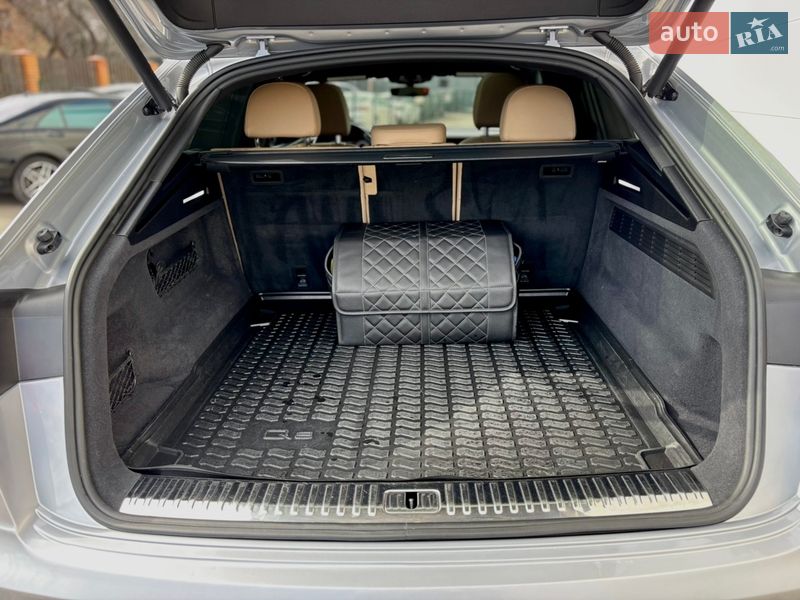 Внедорожник / Кроссовер Audi Q8 2020 в Киеве