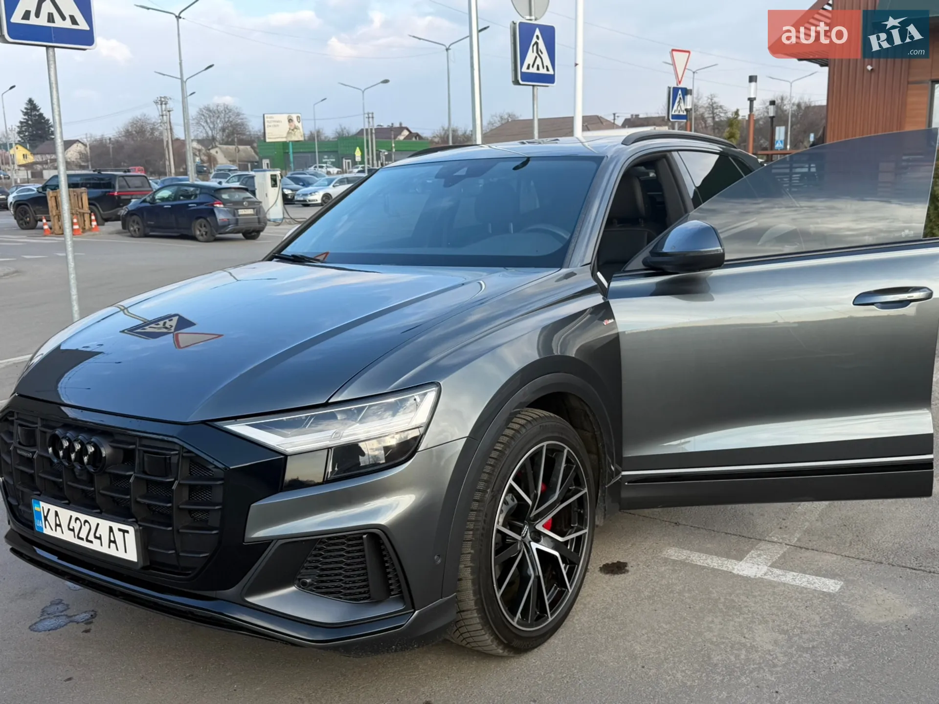 2019 Audi Q8 - мініатюра 2