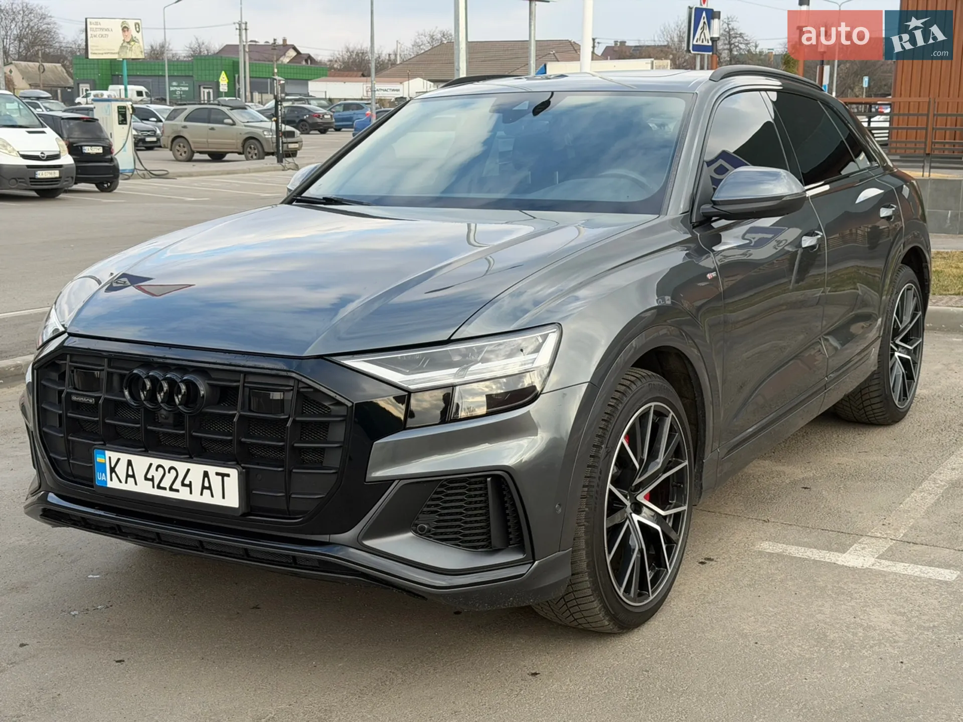 2019 Audi Q8 - фото 1