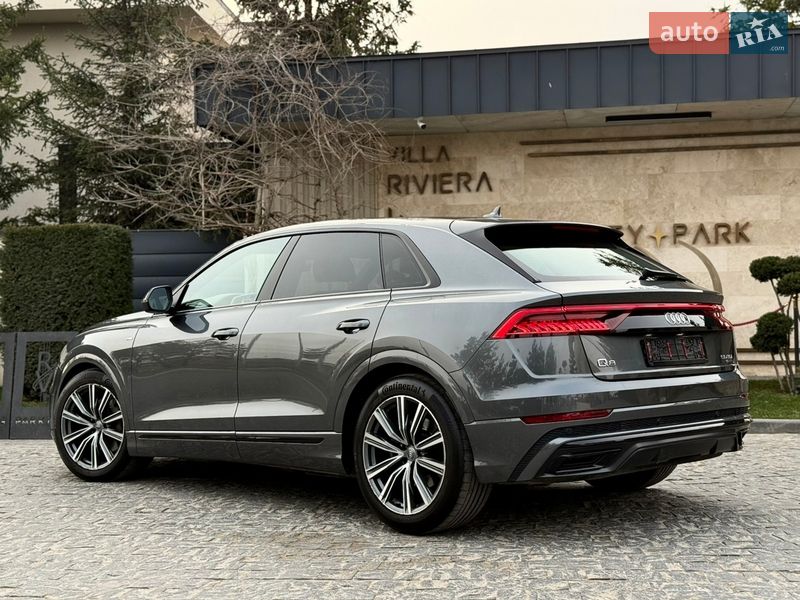 Позашляховик / Кросовер Audi Q8 2018 в Львові