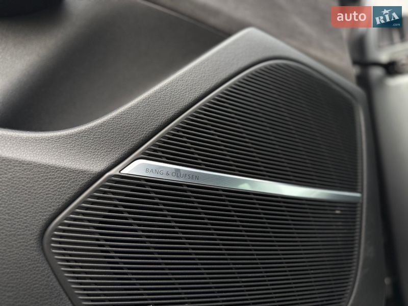 Позашляховик / Кросовер Audi Q8 2018 в Львові