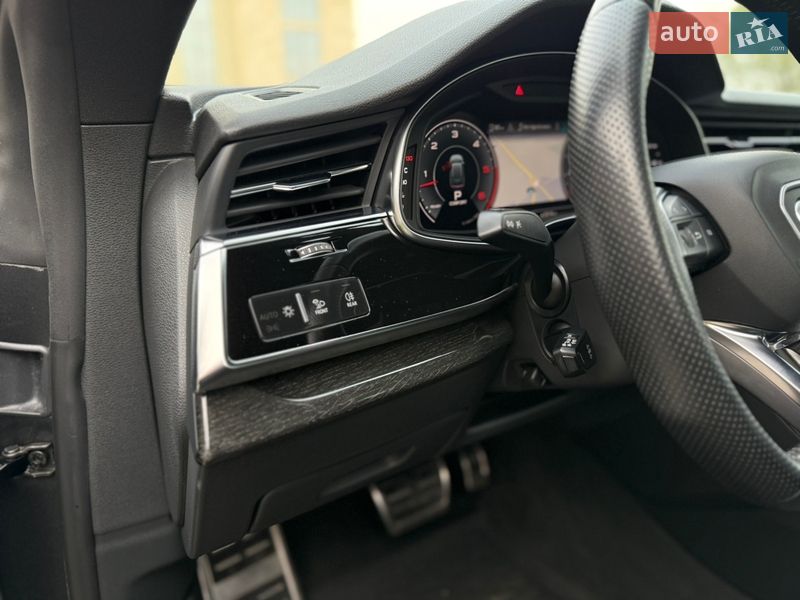 Позашляховик / Кросовер Audi Q8 2018 в Львові