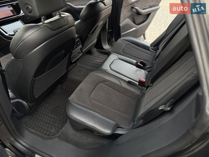 Позашляховик / Кросовер Audi Q8 2018 в Львові