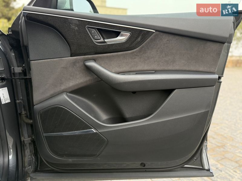 Позашляховик / Кросовер Audi Q8 2018 в Львові