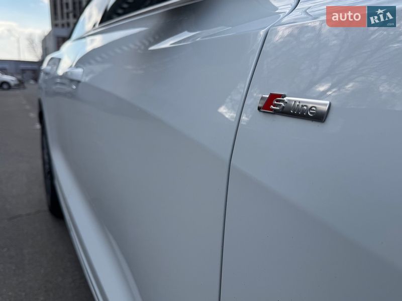 Внедорожник / Кроссовер Audi Q8 2018 в Киеве