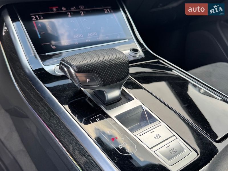 Внедорожник / Кроссовер Audi Q8 2018 в Киеве