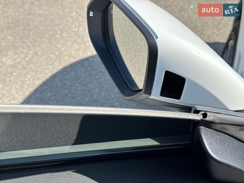 Внедорожник / Кроссовер Audi Q8 2019 в Киеве