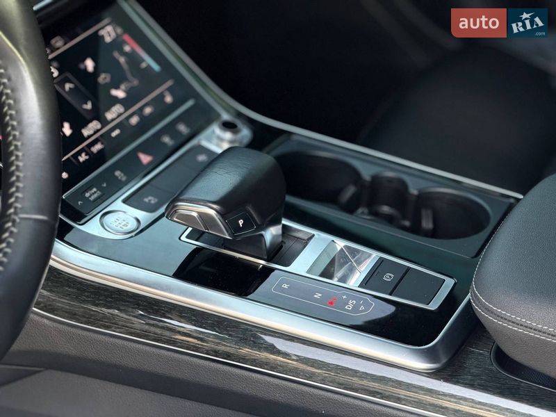 Внедорожник / Кроссовер Audi Q8 2018 в Кривом Роге