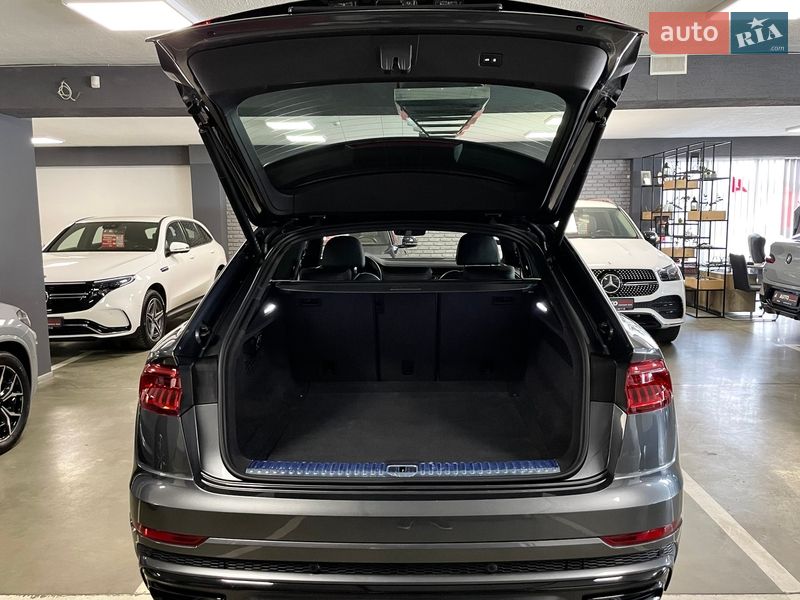 Внедорожник / Кроссовер Audi Q8 2023 в Львове