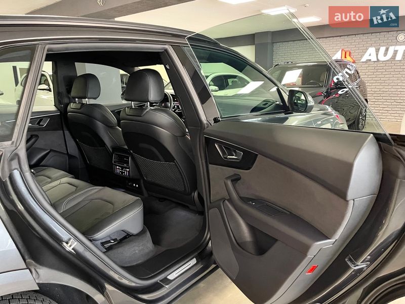 Внедорожник / Кроссовер Audi Q8 2023 в Львове