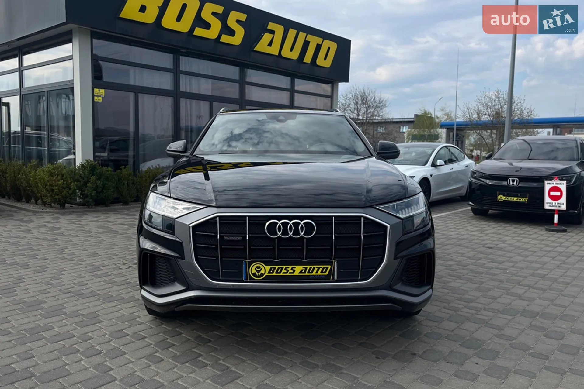 2019 Audi Q8 - мініатюра 2