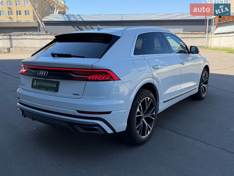 Внедорожник / Кроссовер Audi Q8 2022 в Киеве