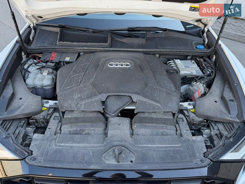 Внедорожник / Кроссовер Audi Q8 2022 в Киеве