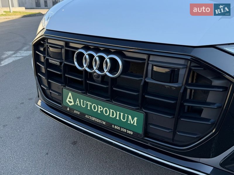 Внедорожник / Кроссовер Audi Q8 2022 в Киеве