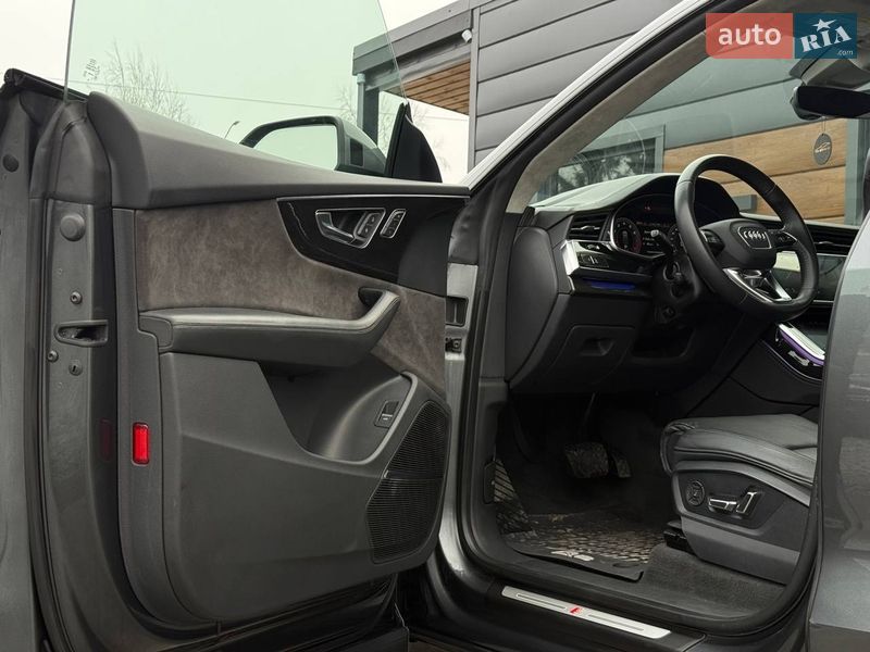 Позашляховик / Кросовер Audi Q8 2019 в Рівному