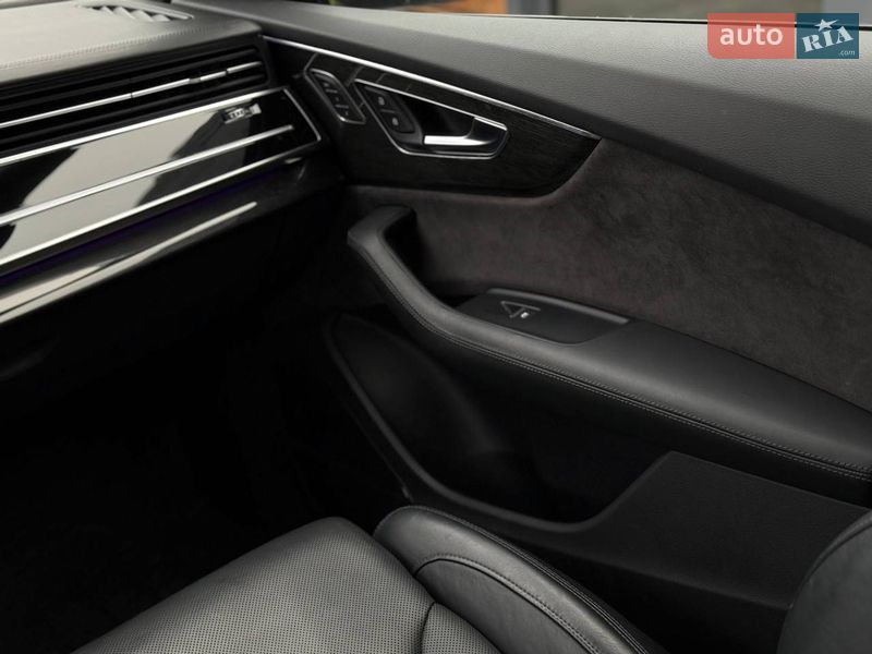Позашляховик / Кросовер Audi Q8 2019 в Рівному