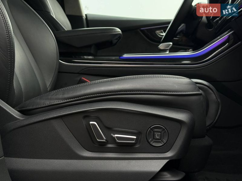 Позашляховик / Кросовер Audi Q8 2019 в Рівному