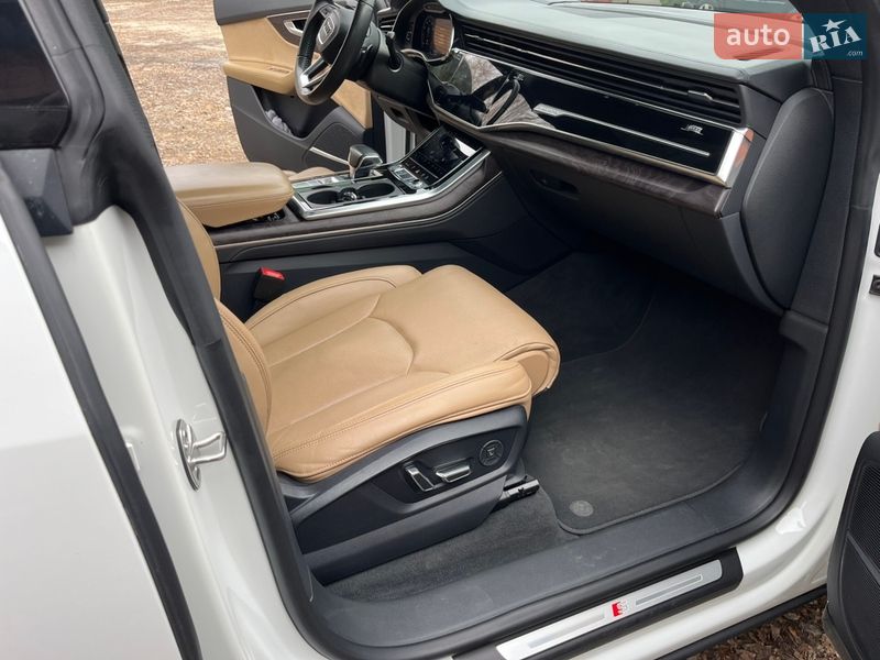 Позашляховик / Кросовер Audi Q8 2019 в Ковелі