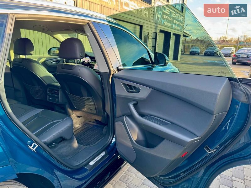 Внедорожник / Кроссовер Audi Q8 2018 в Киеве