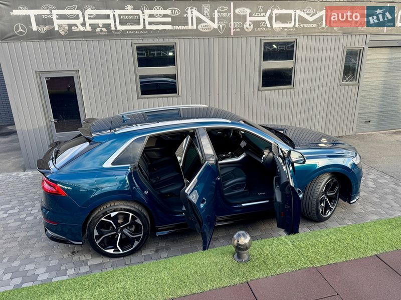 Внедорожник / Кроссовер Audi Q8 2018 в Киеве