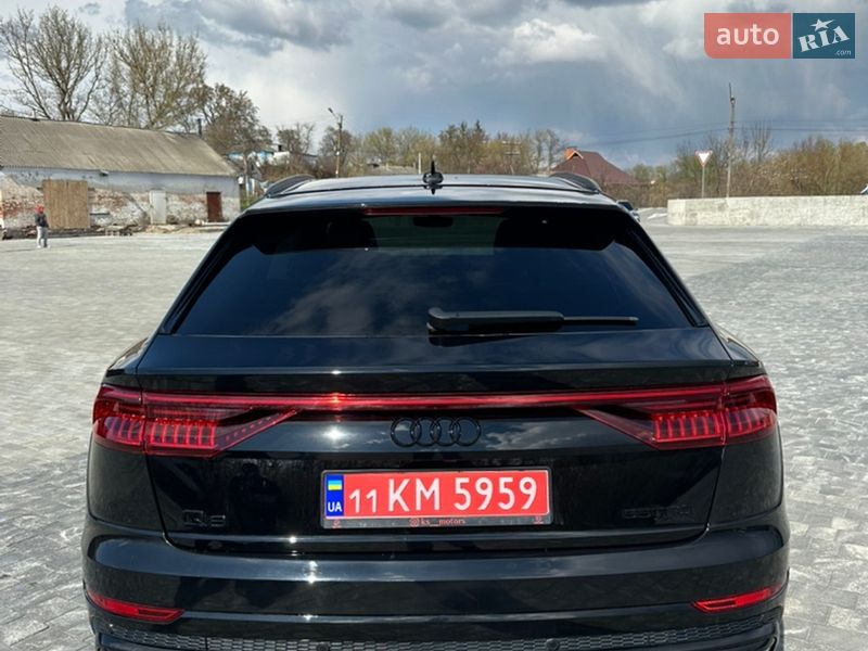 Позашляховик / Кросовер Audi Q8 2021 в Хоролі