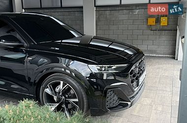 Позашляховик / Кросовер Audi Q8 2025 в Дніпрі