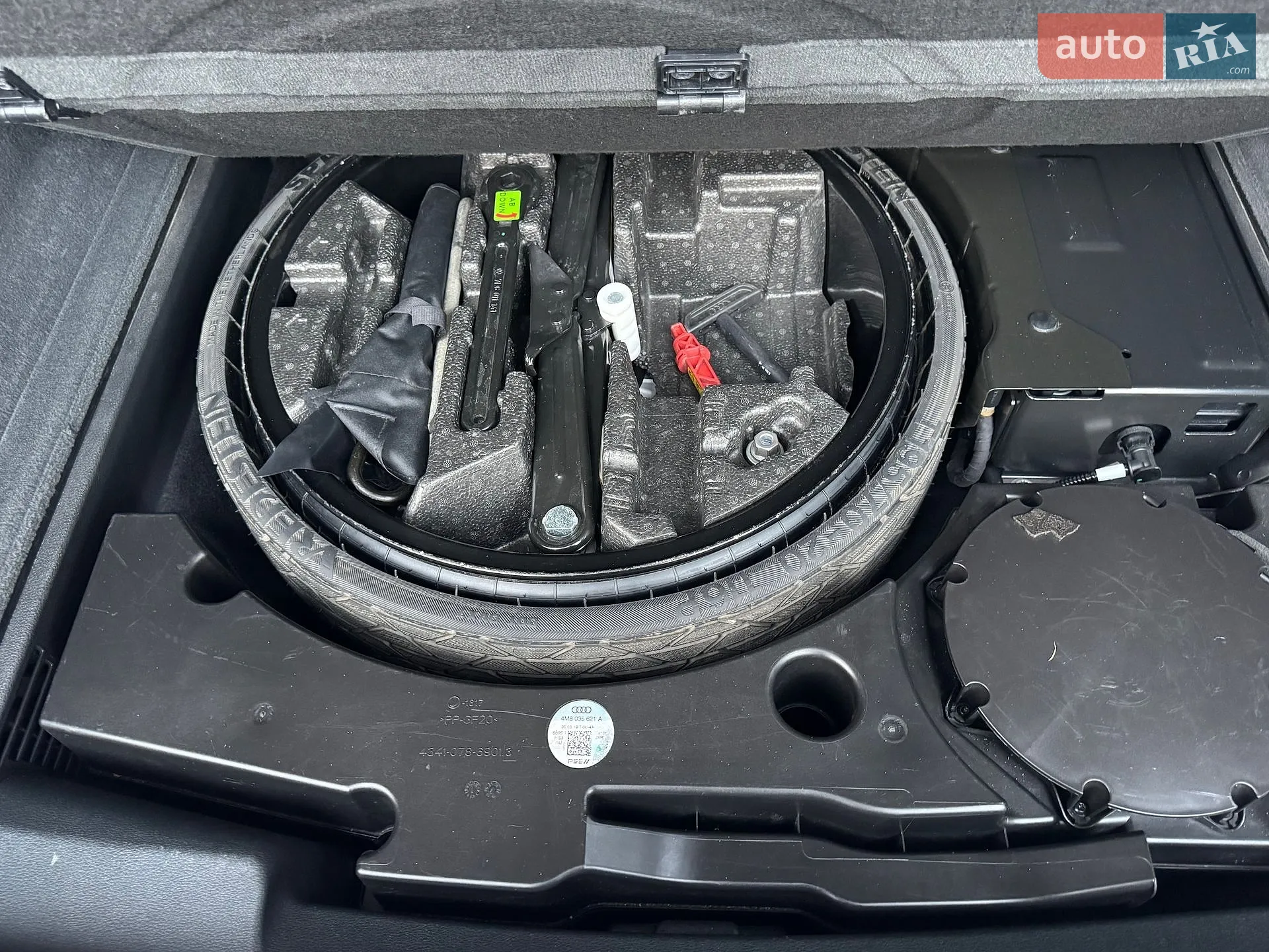 2019 Audi Q8 - мініатюра 18